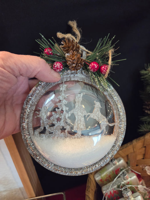 Flurry Flake Ornament 4.5"